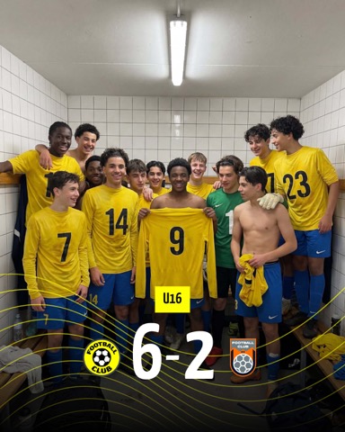 Score final sur une photo de vestiaire après la victoire