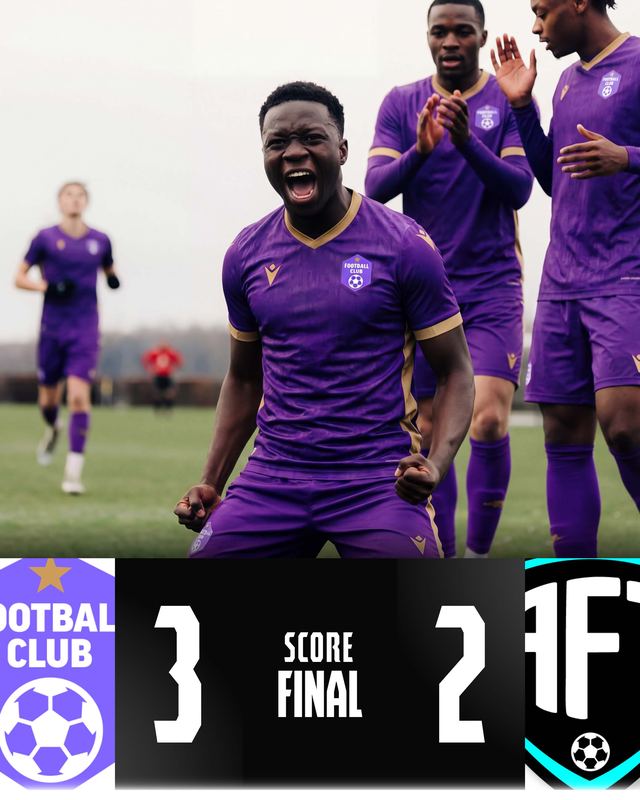 Affiche de score final 3-2 avec des joueurs en violet qui fêtent un but et les logos des deux équipes